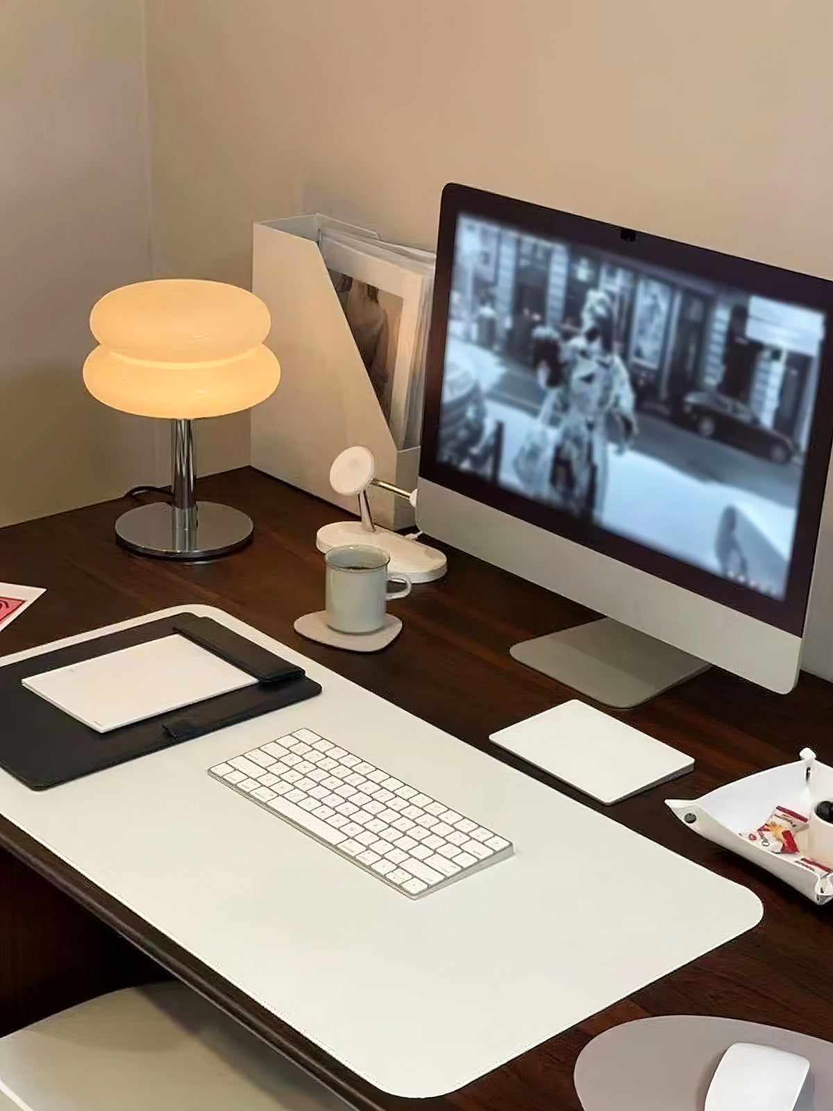 Hecho Vinen Table Lamp