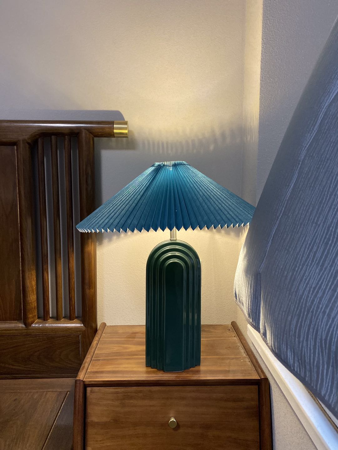 Ripple Pleated Table Light