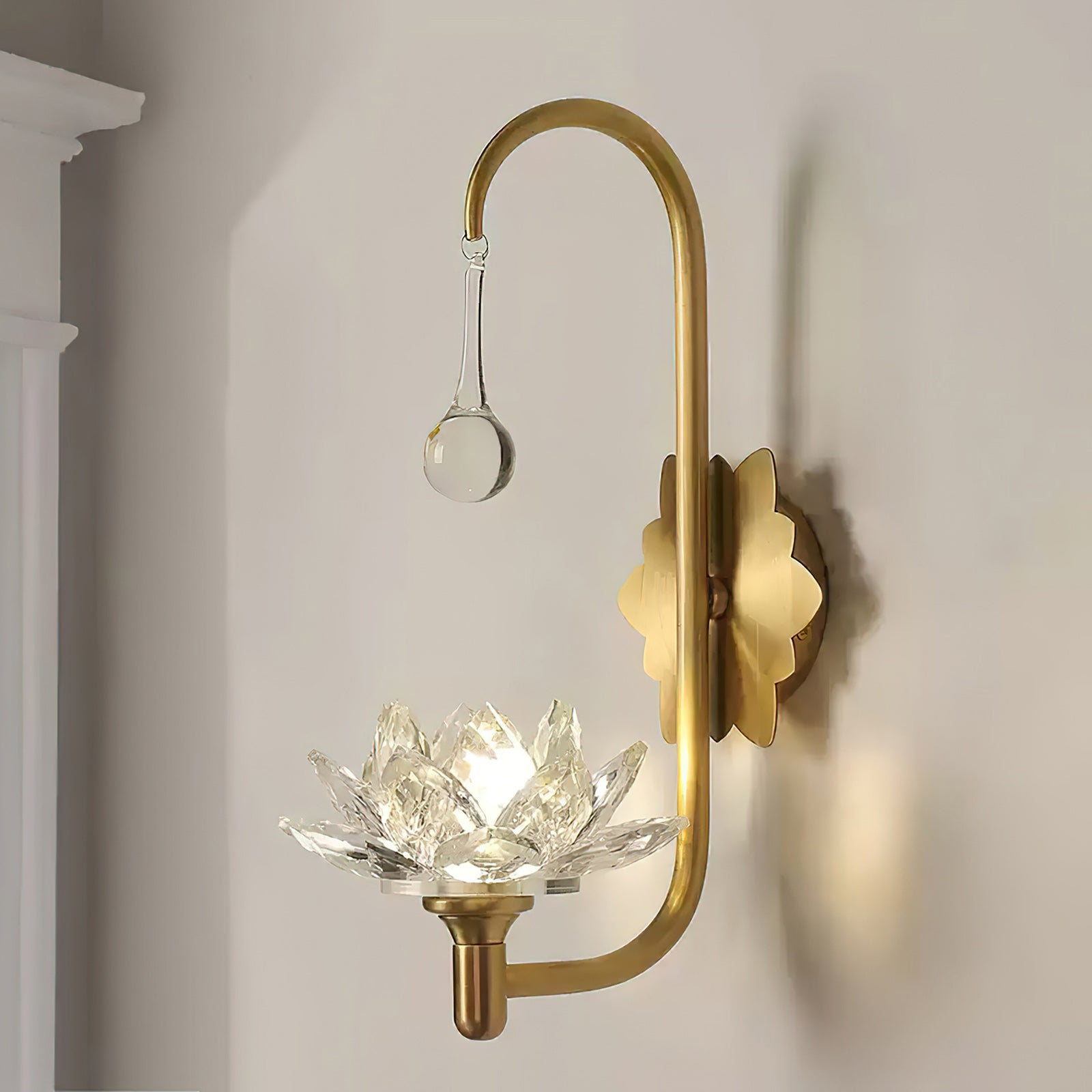 Alberto Lotus Wall Lamp