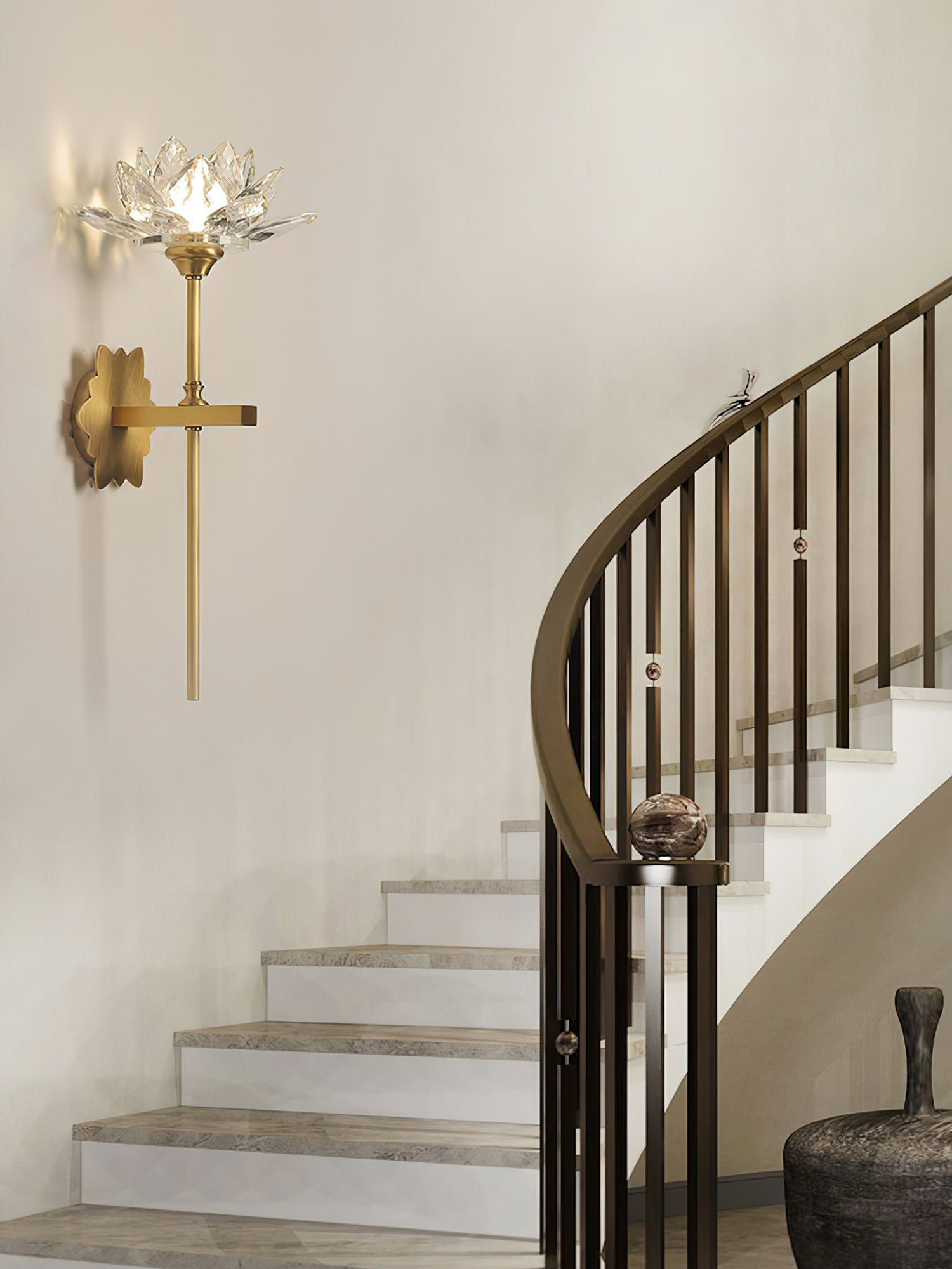 Alberto Lotus Wall Lamp