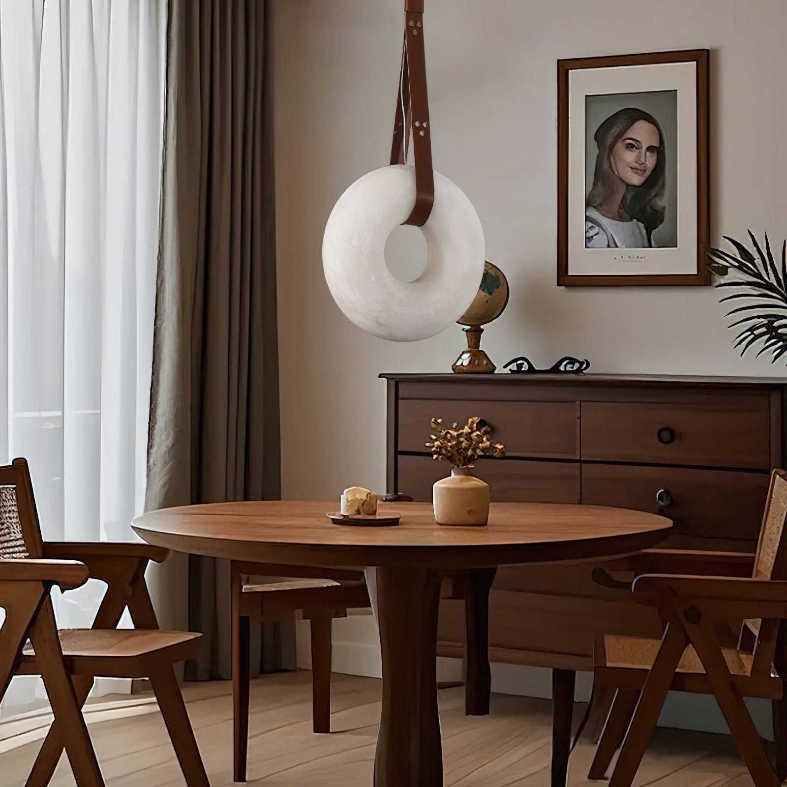 Bela Alabaster Pendant Light