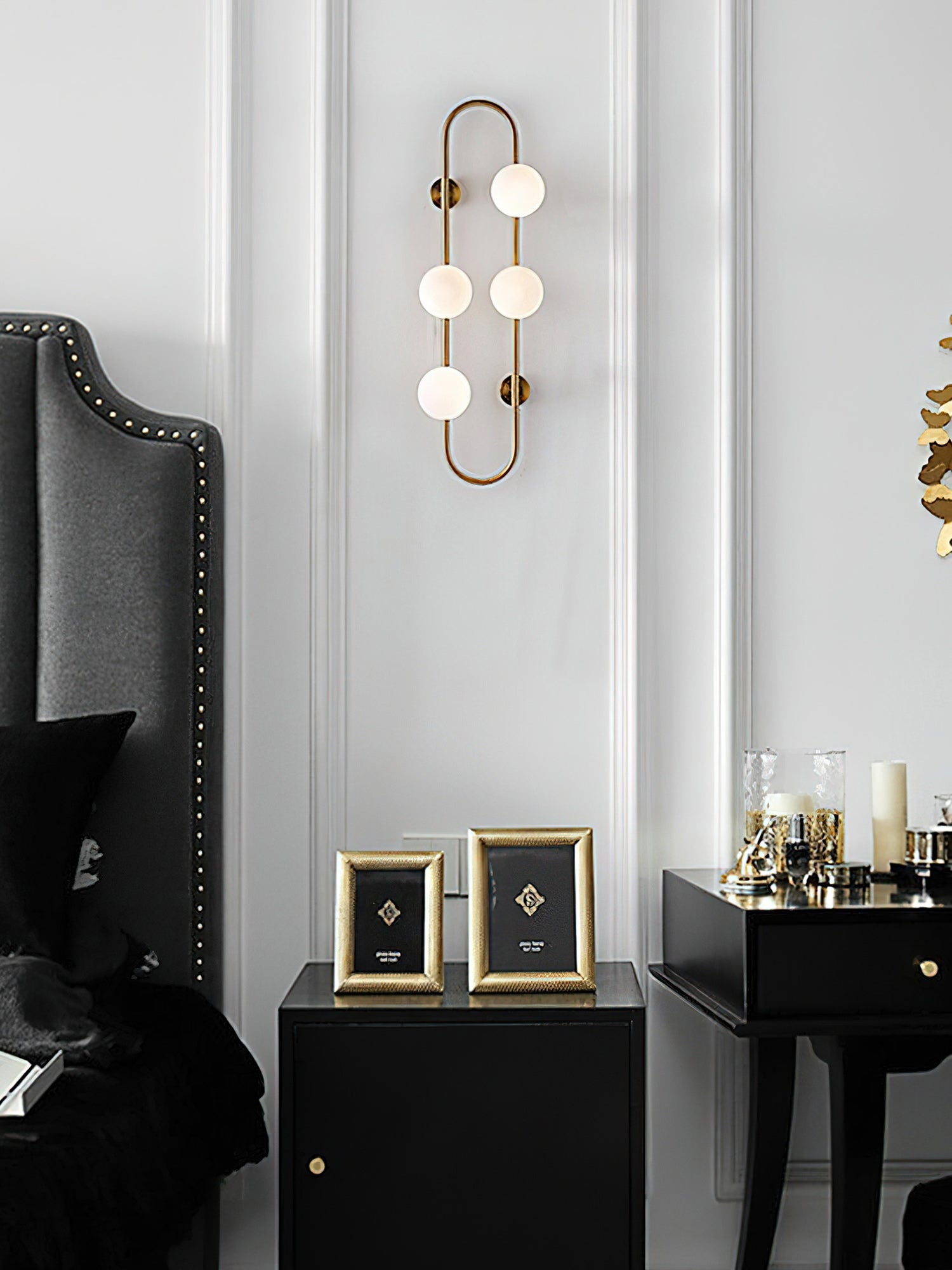 Buch Wall Lamp